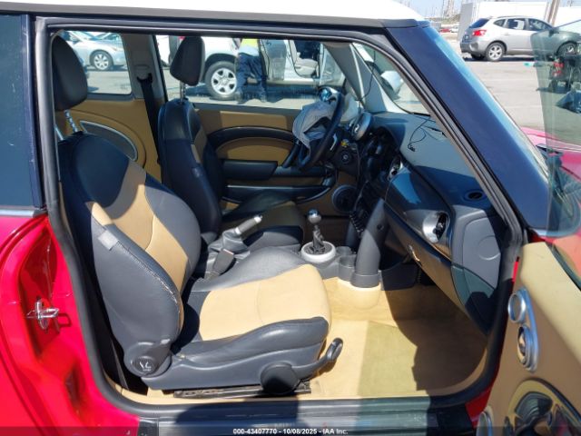2006 MINI COOPER S WMWRE33516TJ37745 Photo 4