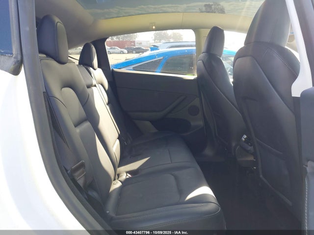 2023 TESLA MODEL Y 7SAYGDEE6PF870456 Photo 7