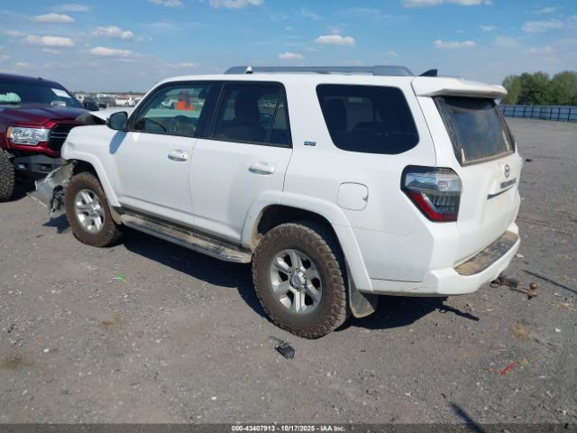 2018 TOYOTA 4RUNNER JTEBU5JR9J5493023 Photo 2