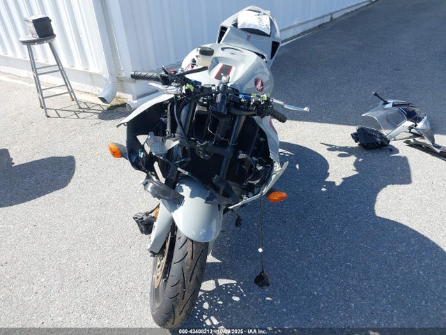 Продажа на аукционе авто 2026 Honda Cbr600 Rr, vin: JH2PC40H7TK300220, номер лота: 43408213