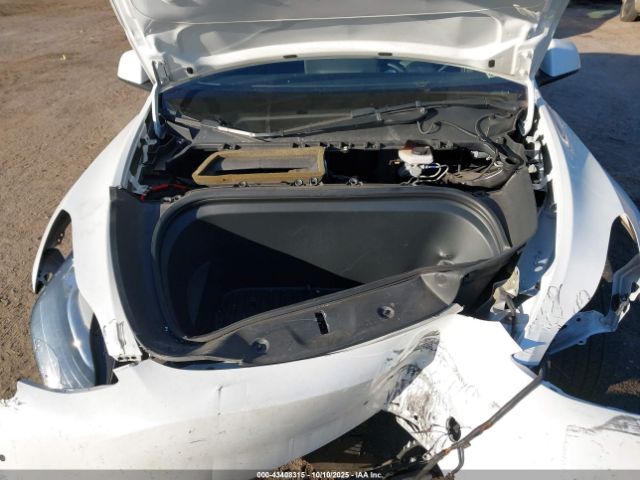 2021 TESLA MODEL Y 5YJYGDEE8MF199767 Photo 9