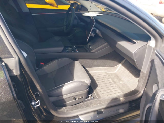 2025 TESLA MODEL 3 5YJ3E1ET5SF073148 Photo 4