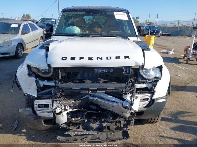 SALEJ7EX7R2343223 Land Rover Defender 110 P300