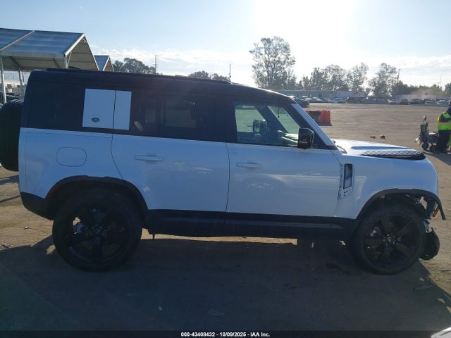 SALEJ7EX7R2343223 Land Rover Defender 110 P300
