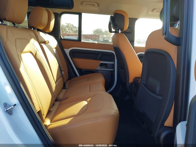SALEJ7EX7R2343223 Land Rover Defender 110 P300