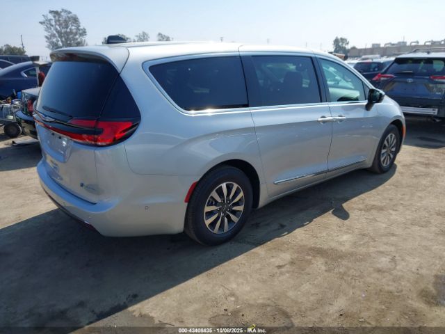 2023 CHRYSLER PACIFICA HYBRID 2C4RC1S72PR572976 Photo 3