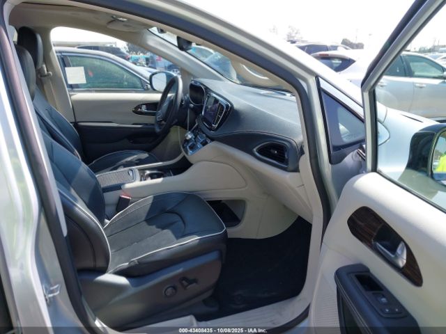 2023 CHRYSLER PACIFICA HYBRID 2C4RC1S72PR572976 Photo 4