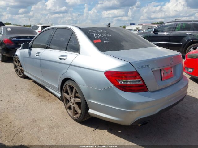 2014 MERCEDES-BENZ C 250 WDDGF4HB4EG245351 Photo 2