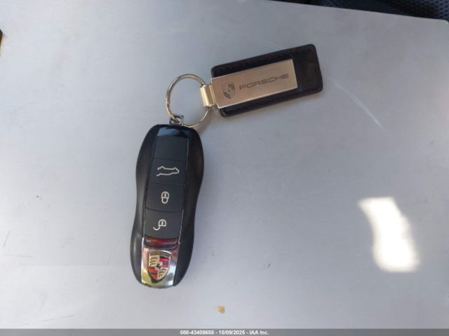 2017 PORSCHE CAYENNE WP1AA2A24HKA82438 Photo 10