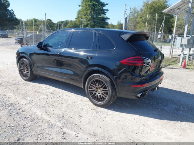 2017 PORSCHE CAYENNE WP1AA2A24HKA82438 Photo 2