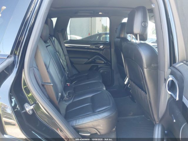 2017 PORSCHE CAYENNE WP1AA2A24HKA82438 Photo 7