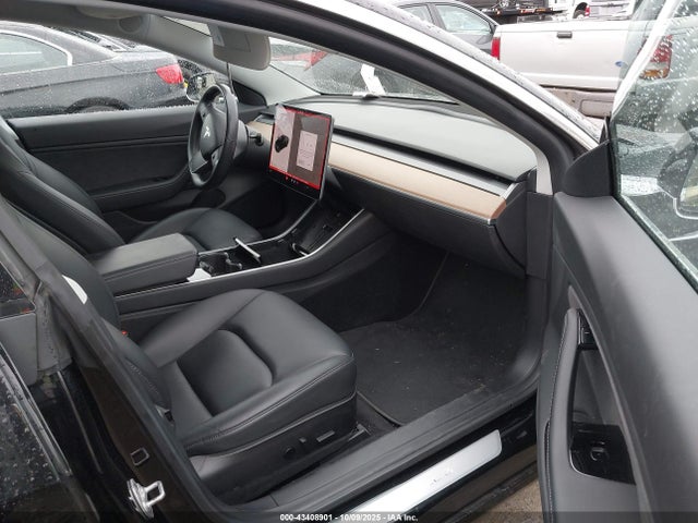 2018 TESLA MODEL 3 5YJ3E1EA4JF172606 Photo 4