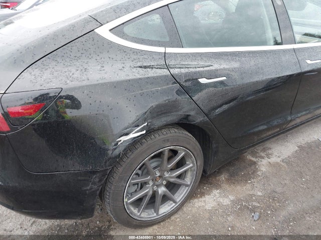 2018 TESLA MODEL 3 5YJ3E1EA4JF172606 Photo 5