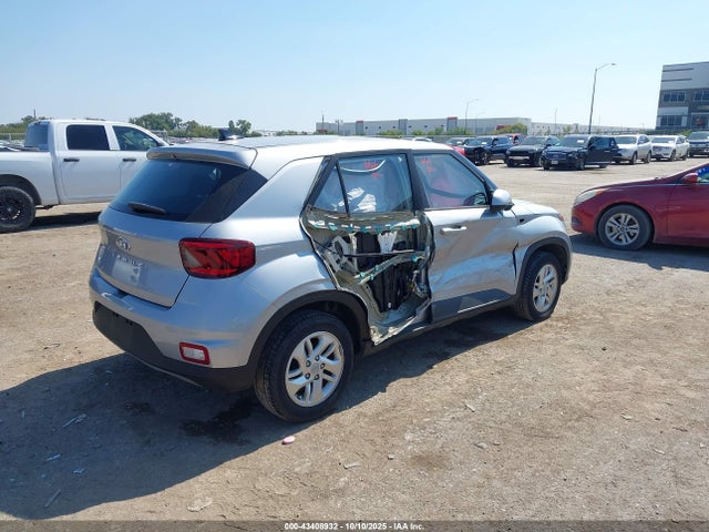 2021 HYUNDAI VENUE KMHRB8A30MU065904 Photo 3