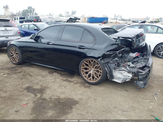 2018 MERCEDES-BENZ AMG E 43 WDDZF6EB7JA461152 Photo 2