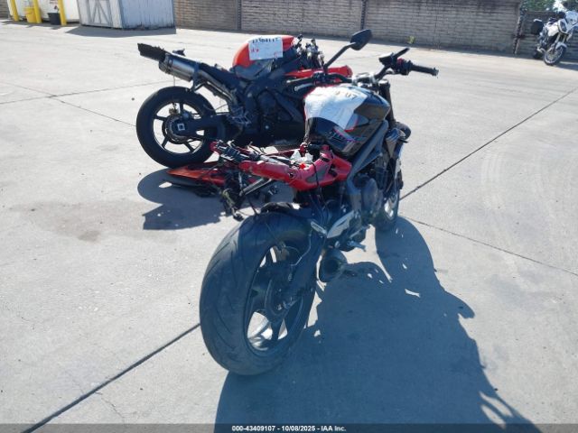 2022 TRIUMPH MOTORCYCLE STREET TRIPLE SMTA534D9NTAV8624 Photo 3