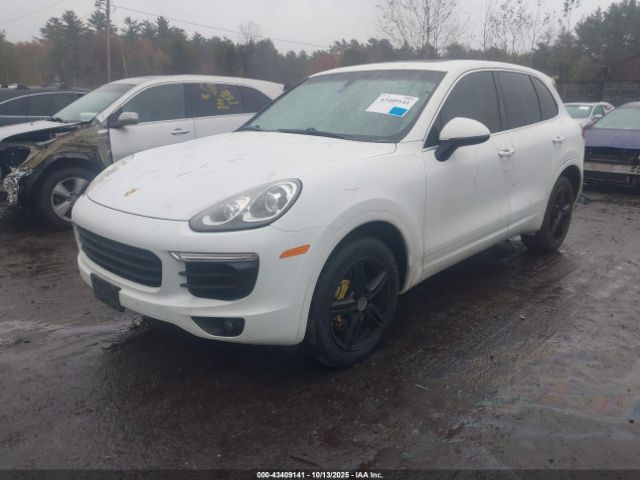 2016 PORSCHE CAYENNE WP1AB2A26GLA93382 Photo 1