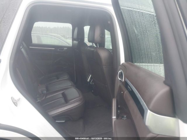 2016 PORSCHE CAYENNE WP1AB2A26GLA93382 Photo 7