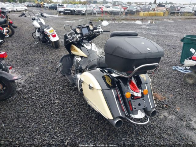 2019 INDIAN MOTORCYCLE CO. CHIEFTAIN 56KTFAAA7K3380619 Photo 2