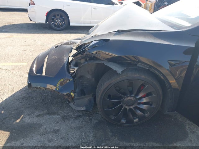 2023 TESLA MODEL Y 7SAYGDEF6PF794665 Photo 5