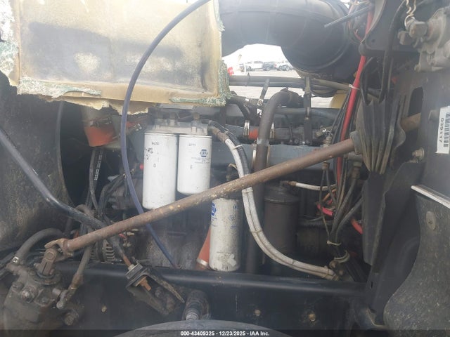 43409325 :رقم المزاد ، 1M2AA12Y6RW038543 vin ، 1994 Mack 600 Ch600 مزاد بيع