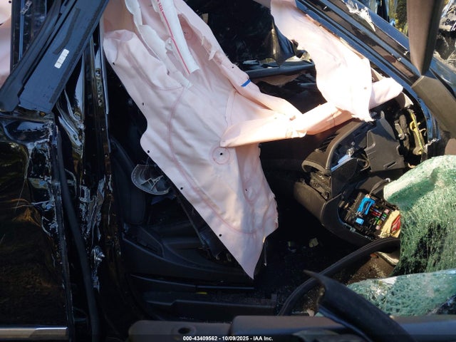 2015 CADILLAC ESCALADE ESV 1GYS4HKJ9FR188601 Photo 4