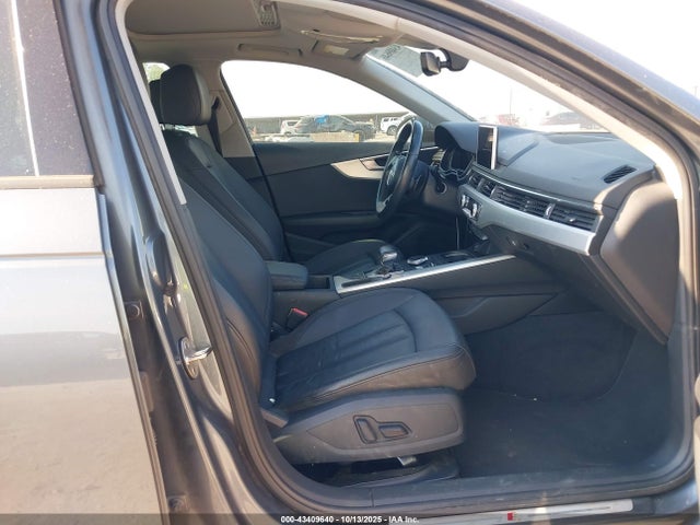 2017 AUDI A4 WAUKMAF48HN053506 Photo 4