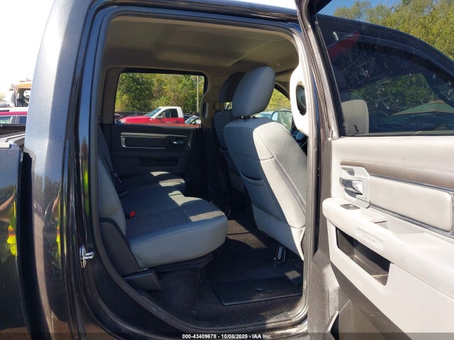 43409678 :رقم المزاد ، 1C6RR7TT2JS176542 vin ، 2018 Ram 1500 Slt مزاد بيع