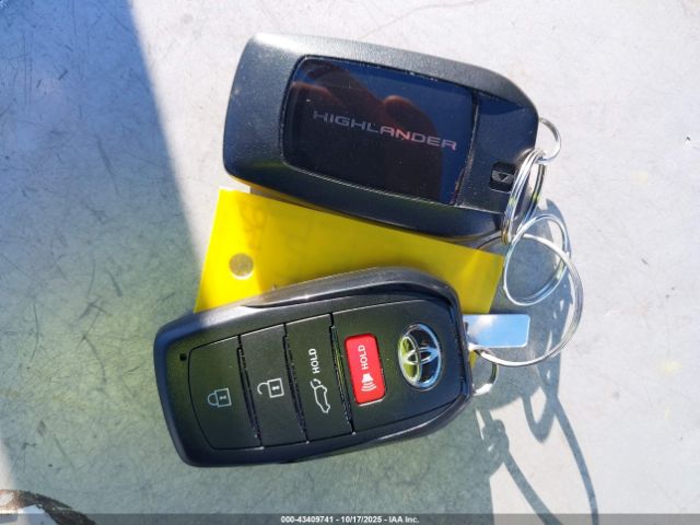 2024 TOYOTA HIGHLANDER 5TDKDRBH2RS566367 Photo 10