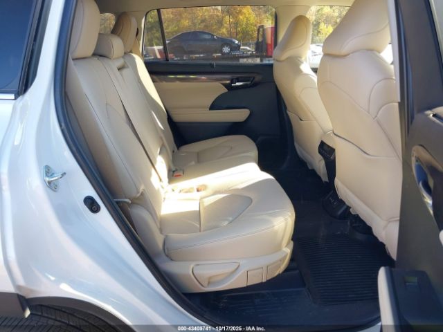 2024 TOYOTA HIGHLANDER 5TDKDRBH2RS566367 Photo 7