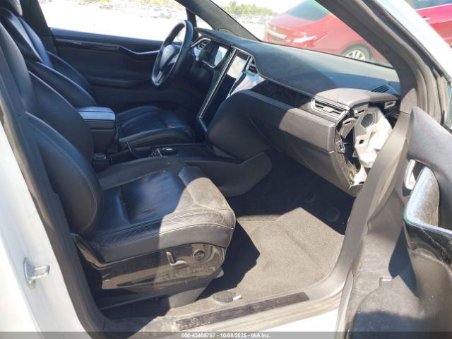 2016 TESLA MODEL X 5YJXCAE22GF002463 Photo 4