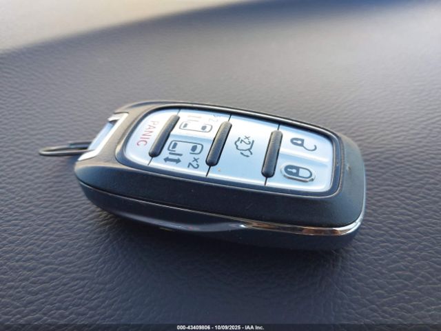 2017 CHRYSLER PACIFICA 2C4RC1DG2HR505972 Photo 10