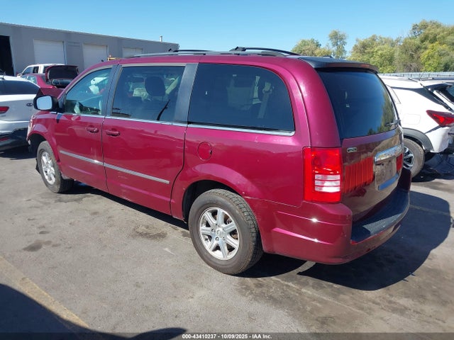 2009 CHRYSLER TOWN & COUNTRY 2A8HR54XX9R597991 Photo 2