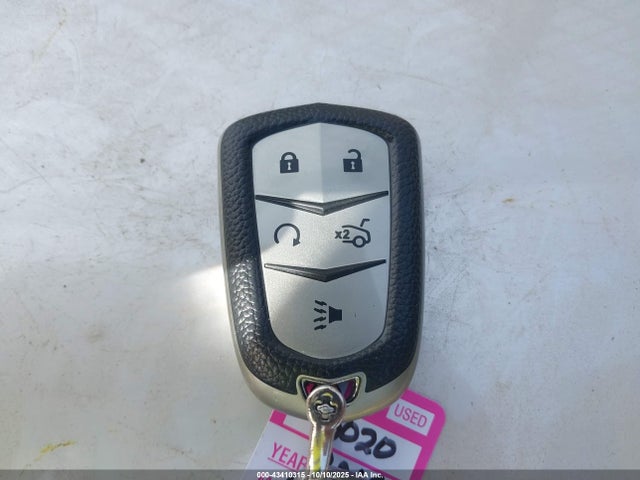 43410315 :رقم المزاد ، 3GYFNAE33FS608692 vin ، 2015 Cadillac Srx Standard مزاد بيع