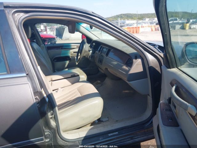 2004 LINCOLN TOWN CAR 1LNHM81W24Y663131 Photo 4