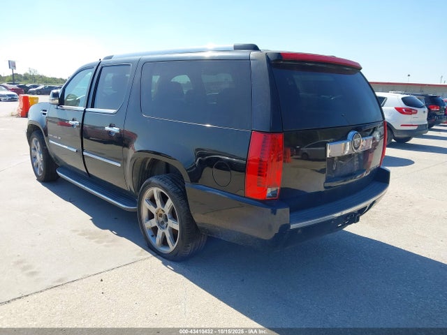 2008 CADILLAC ESCALADE ESV 1GYFK668X8R142345 Photo 2
