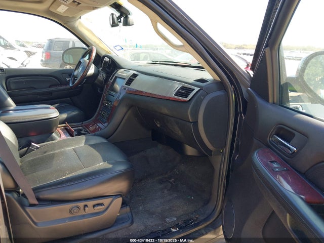 2008 CADILLAC ESCALADE ESV 1GYFK668X8R142345 Photo 4