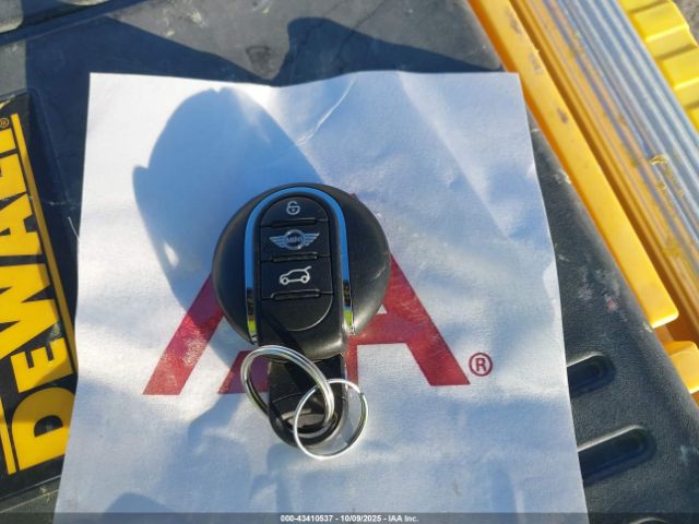 2016 MINI CLUBMAN WMWLN9C5XG2B30845 Photo 10