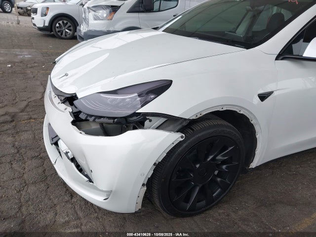 2022 TESLA MODEL Y 7SAYGDEE3NF435570 Photo 5