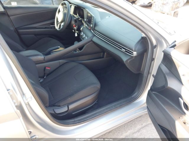 2021 HYUNDAI ELANTRA 5NPLL4AG3MH052156 Photo 4