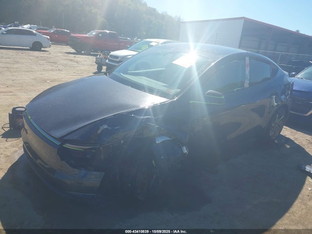 2026 TESLA MODEL Y 7SAYGDED7TF376432 Photo 1