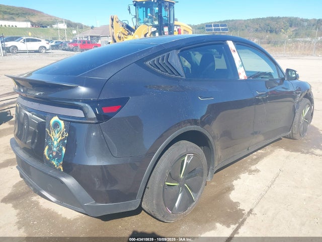 2026 TESLA MODEL Y 7SAYGDED7TF376432 Photo 3