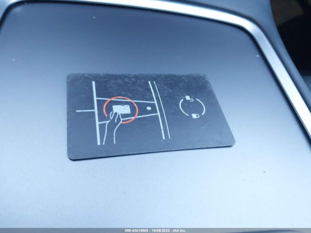 2023 TESLA MODEL Y 7SAYGDEE0PA121598 Photo 10