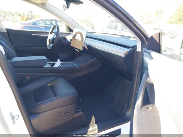 2023 TESLA MODEL Y 7SAYGDEE0PA121598 Photo 4
