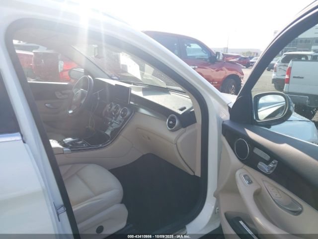 2016 MERCEDES-BENZ GLC 300 WDC0G4JB4GF077801 Photo 4
