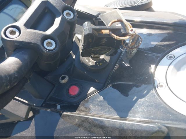 2021 CAN-AM SPYDER ROADSTER 2BXRDDD42MV000021 Photo 10