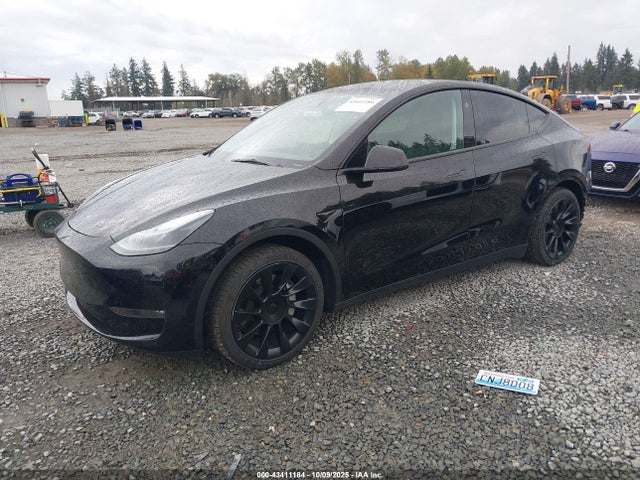 2023 TESLA MODEL Y 7SAYGAEE3PF865147 Photo 1