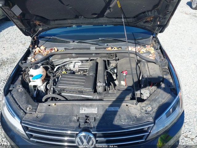 3VW267AJ8GM271593 Volkswagen Jetta 1.4t S