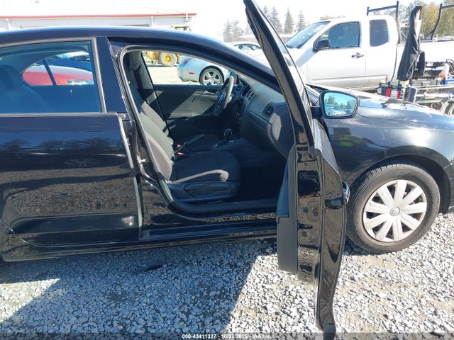 3VW267AJ8GM271593 Volkswagen Jetta 1.4t S