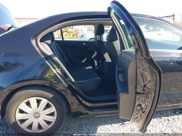 3VW267AJ8GM271593 Volkswagen Jetta 1.4t S